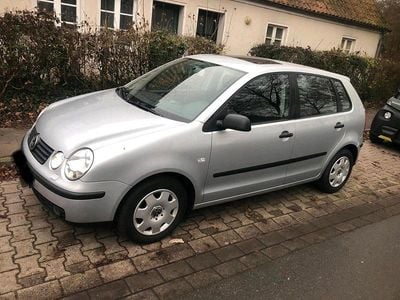 Silber Gebraucht 2002 VW Polo Limousine | 2.999 € (Etwas zu teuer)