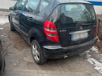 Gebraucht Mercedes 180 109 PS (80 kW) 2008 Schwarz Limousine