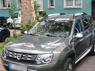 Second-hand Dacia Duster 106 CP (77 kW) 2015 Verde SUV
