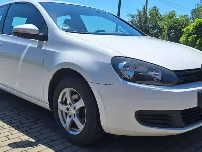 Gebraucht VW Golf VI Trendline 80 PS (58 kW) 2010 Weiß Kleinwagen