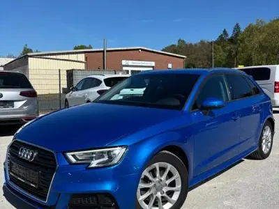 Gebraucht Audi A3 Sport 150 PS (110 kW) 2017 Blau Limousine