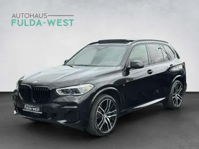 Gebraucht BMW X5 M 530 PS (389 kW) 2022 Black sapphire metallic SUV