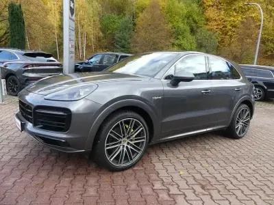 Usata Porsche Cayenne Chrono 462 CV (339 kW) 2019 Grigio SUV