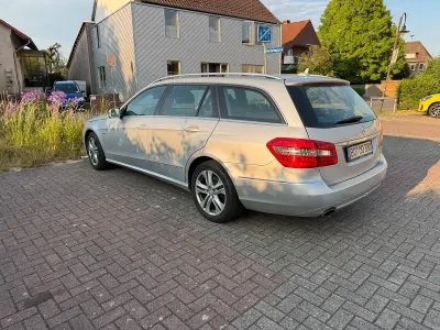 Gebraucht Mercedes E300 231 PS (169 kW) 2011 Silber Kombi