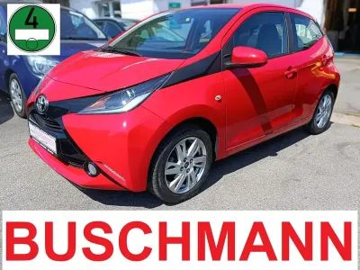Gebraucht Toyota Aygo X-play 69 PS (50 kW) 2016 Rot Kleinwagen