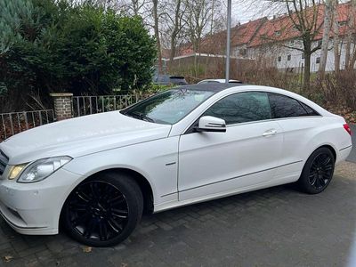 Weiß Gebraucht 2011 Mercedes E220 Coupé | 7.500 € (Superpreis)