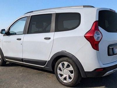 Gebraucht Dacia Lodgy Stepway 116 PS (85 kW) 2021 Weiß Van / Kleinbus