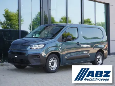 Neu Fiat e-Doblò 100 kW (136 PS) 2026 Libeccio blau Van / Kleinbus