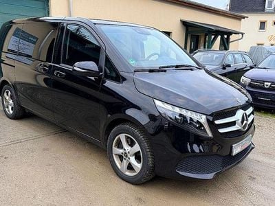 Schwarz Gebraucht 2022 Mercedes V220 Edition Van / Kleinbus | 47.290 € (Etwas zu teuer)