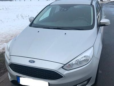Gebraucht Ford Focus 105 PS (77 kW) 2015 Silber Kombi