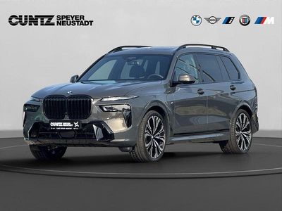 Neu BMW X7 M Sport 352 PS (258 kW) 2025 Grau SUV
