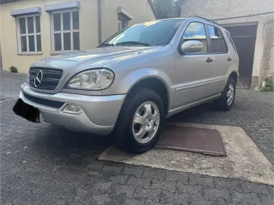 Gebraucht Mercedes ML270 163 PS (119 kW) 2004 Silber SUV