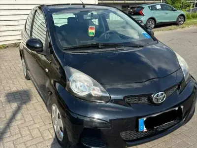 Gebraucht Toyota Aygo 68 PS (50 kW) 2009 Schwarz Kleinwagen