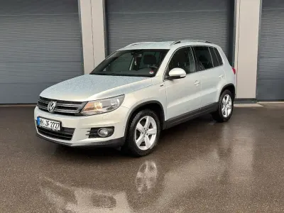Gebraucht VW Tiguan LOUNGE 160 PS (117 kW) 2015 Silber SUV