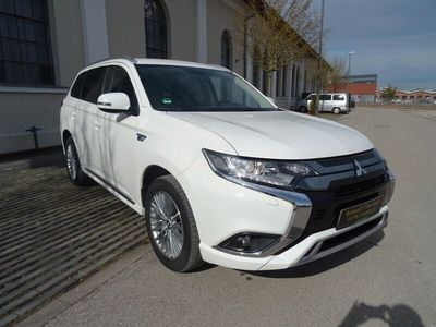 Gebraucht Mitsubishi Outlander P-HEV Basis 224 PS (164 kW) 2020 Weiß SUV