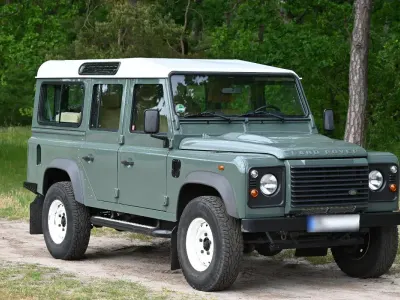 Gebraucht Land Rover Defender 122 PS (89 kW) 2012 Grün SUV
