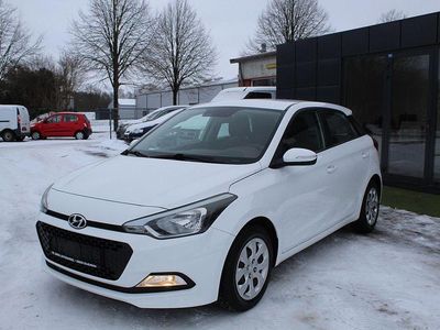 Weiß Gebraucht 2015 Hyundai i20 Classic Kleinwagen | 6.990 € (Etwas zu teuer)