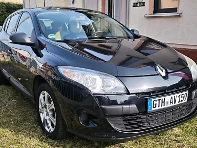 Używany Renault Mégane 102 KM (75 kW) 2011 Czarny Sedan/Limuzyna