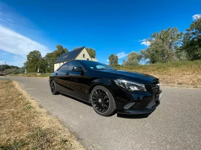 Gebraucht Mercedes CLA180 122 PS (89 kW) 2017 Schwarz Coupé
