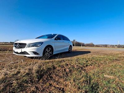 Gebraucht Mercedes CLA220 Shooting Brake Style 177 PS (130 kW) 2015 Weiß Kombi