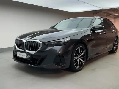 Gebraucht BMW 540 Comfort Edition 303 PS (222 kW) 2025 Sophistograu brillanteffekt Kombi