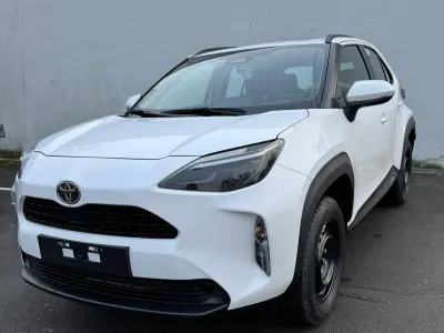 Neu Toyota Yaris Cross Active 116 PS (85 kW) 2025 Weiß SUV