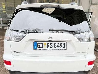 Gebraucht Mitsubishi Outlander Classic Collection 150 PS (110 kW) 2015 SUV