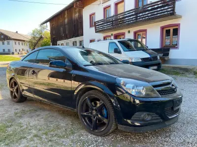 Second-hand Opel Astra Cabriolet Sport 179 CP (131 kW) 2007 Negru Cabrio