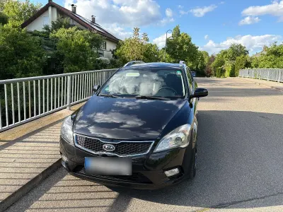 Gebraucht Kia Ceed Sportswagon Spirit 135 PS (99 kW) 2012 Schwarz Kombi