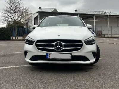Gebraucht Mercedes B180 116 PS (85 kW) 2019 Weiß Van / Kleinbus