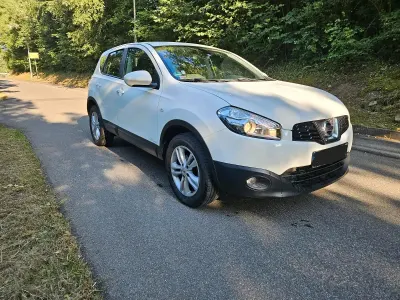 Gebraucht Nissan Qashqai 131 PS (96 kW) 2014 Weiß SUV