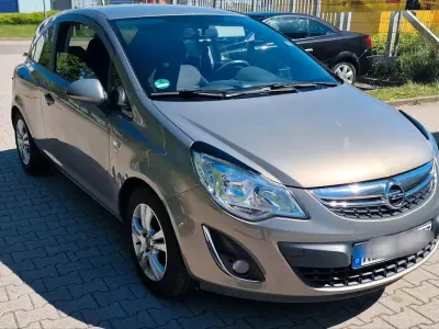 Używany Opel Corsa Satellite 69 KM (50 kW) 2011 Brązowy Hatchback