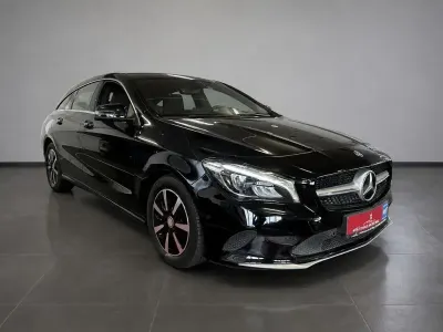 Gebraucht Mercedes CLA180 Shooting Brake 109 PS (80 kW) 2016 Nachtschwarz  unilack Kombi