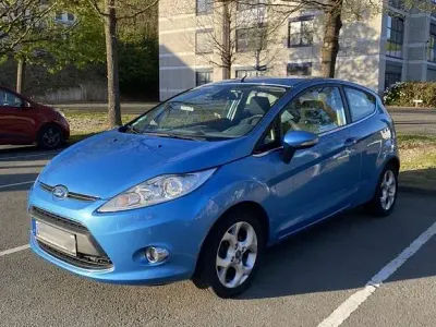 Gebraucht Ford Fiesta Titanium 97 PS (71 kW) 2010 Blau Limousine