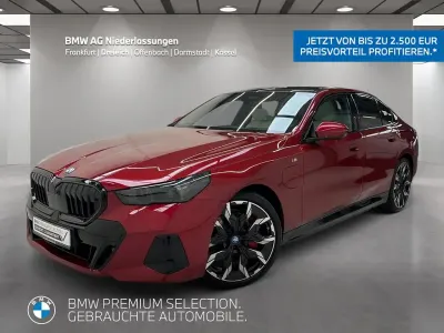Gebraucht BMW 550e M Sport 313 PS (230 kW) 2025 Rot Limousine
