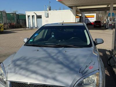 Gebraucht Ford Focus Ghia 120 PS (88 kW) 2007 Grau Limousine