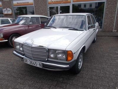 Gebraucht Mercedes 300 88 PS (64 kW) 1984 Weiß Limousine