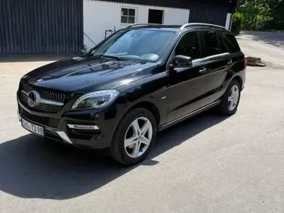 Gebraucht Mercedes ML350 258 PS (189 kW) 2012 Schwarz SUV