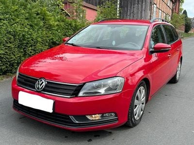 Gebraucht VW Passat 105 PS (77 kW) 2012 Rot Kombi