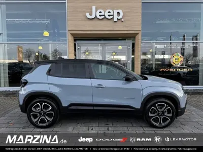 Gebraucht Jeep Avenger Summit 110 PS (80 kW) 2025 Schwarz SUV