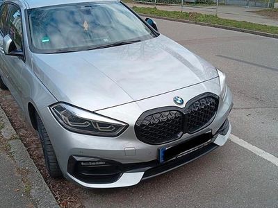 Usata BMW 120 190 CV (139 kW) 2020 Argento Utilitaria