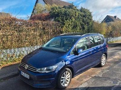 Second-hand VW Touran Comfortline 150 CP (110 kW) 2017 Albastru Monovolum