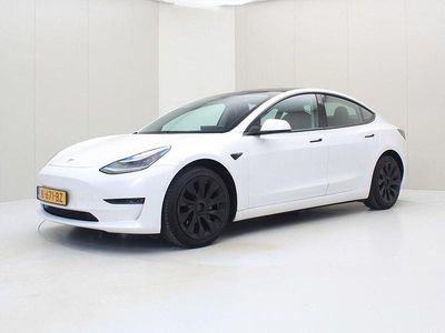Begagnad Tesla Model 3 Long Range AWD 258 kW (351 HK) 2020 Vit Sedan