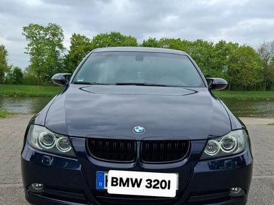 Gebraucht BMW 320 Performance 170 PS (125 kW) 2008 Blau Limousine