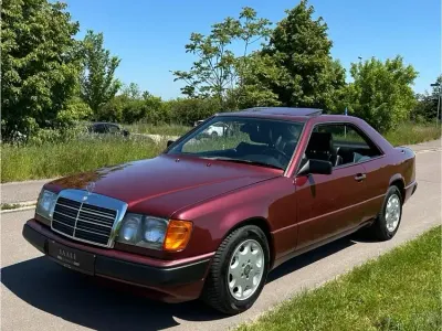 Gebraucht Mercedes 230 136 PS (100 kW) 1989 Rot Coupé