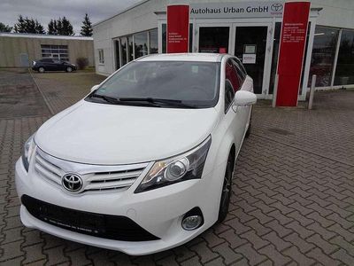 Gebraucht Toyota Avensis Life 147 PS (108 kW) 2013 Weiß Kombi