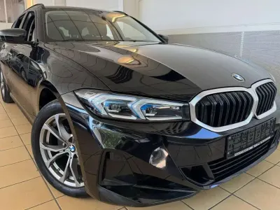 Gebraucht BMW 320 Performance 190 PS (139 kW) 2023 Saphirschwarz Kombi