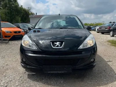 Gebraucht Peugeot 206 60 PS (44 kW) 2010 Kleinwagen