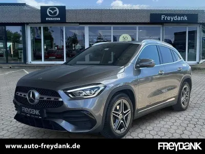 Gebraucht Mercedes GLA200 AMG line 163 PS (119 kW) 2020 Mountaingrau  met. SUV