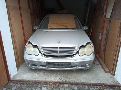 Mercedes C200